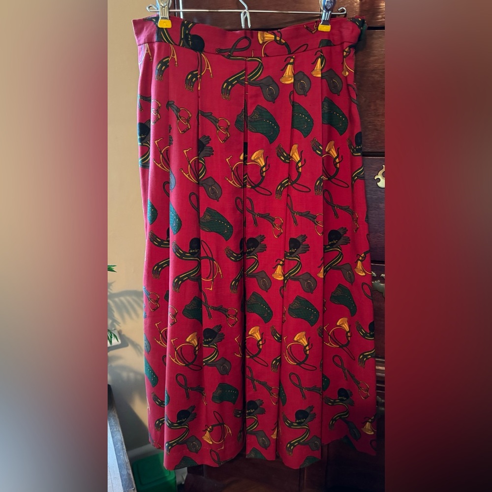 Geiger of Austria Woman’s 100%Viscose 33” length skirt.